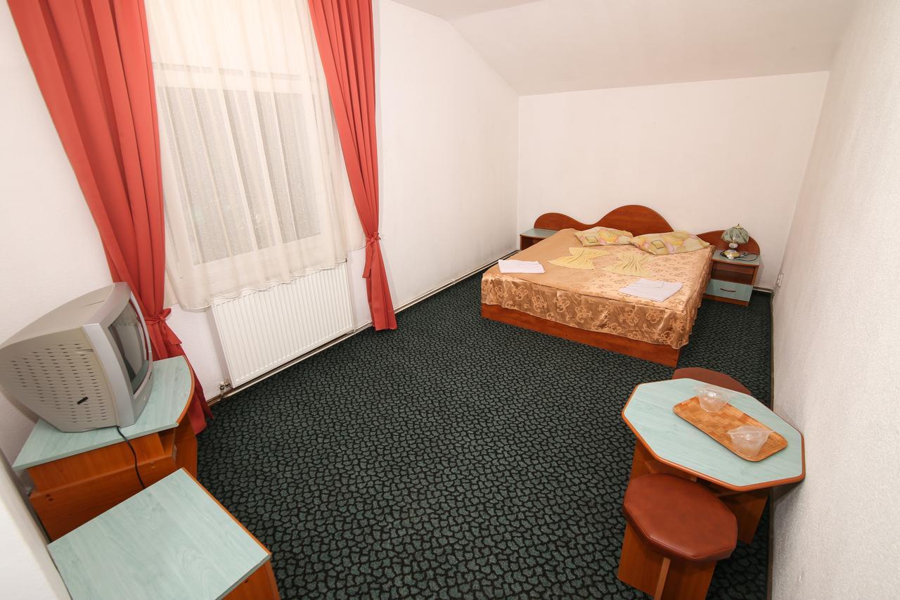 Motel Cotul Donului Predeál Kültér fotó