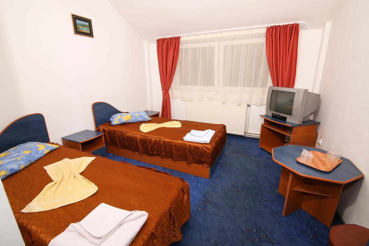 Motel Cotul Donului Predeál Kültér fotó